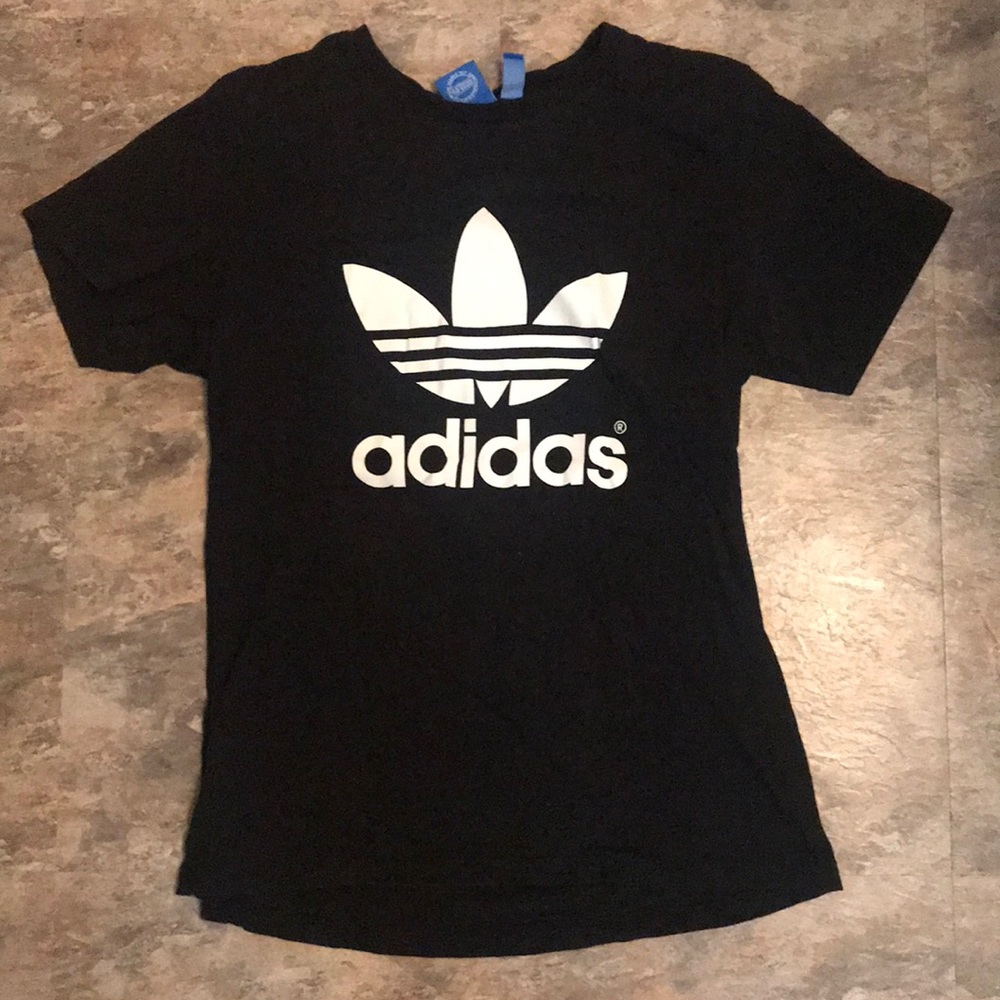 Adidas logo black t-shirt